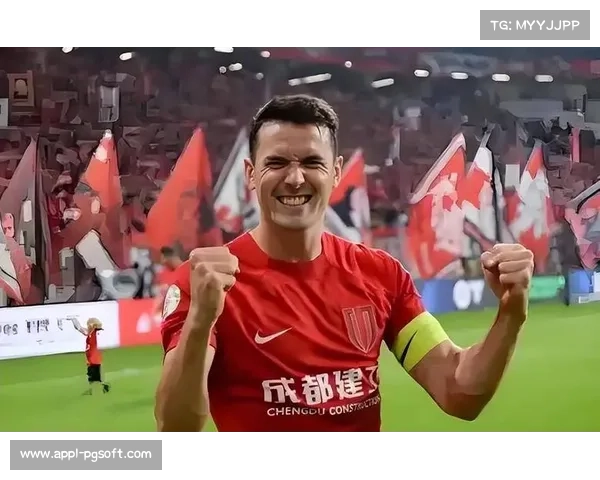 成都蓉城新帅澳大利亚人约翰·阿洛伊西已抵达成都